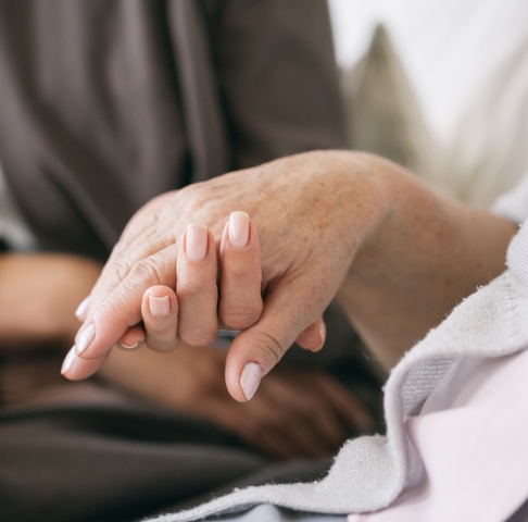 At 24, Kaishi became the primary caregiver for her mother with Young Onset Dementia. More than 16 years later, she shares five things she wishes someone had told her about caregiving, family, grief and finding a way forward.